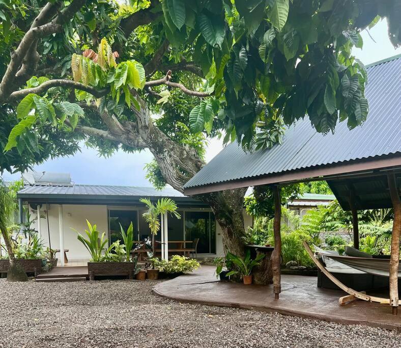 Heitiare Lodge Paea Bagian luar foto